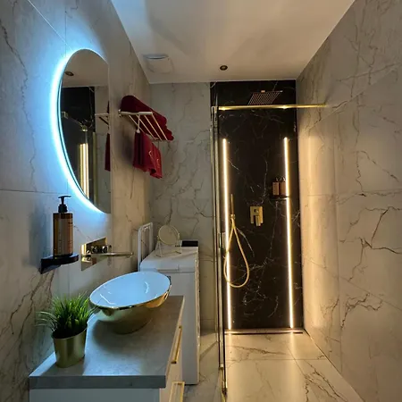 Apartament Moon Luxury - Jacuzzi & Sauna