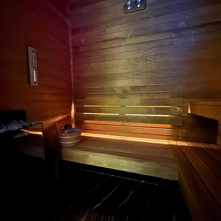 Moon Luxury - Jacuzzi & Sauna *