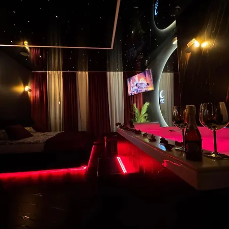 Apartament Moon Luxury - Jacuzzi & Sauna