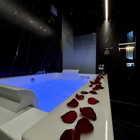 Moon Luxury - Jacuzzi & Sauna Apartament Wałbrzych