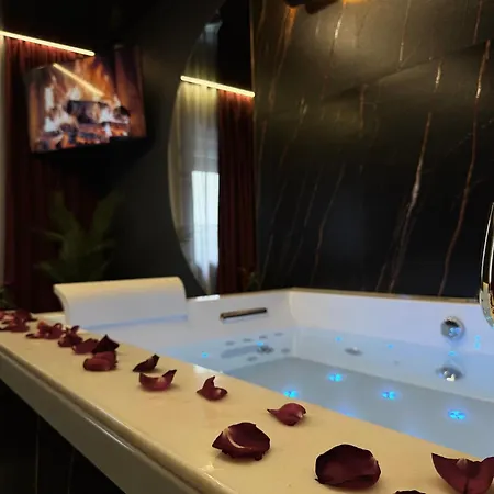 Moon Luxury - Jacuzzi & Sauna