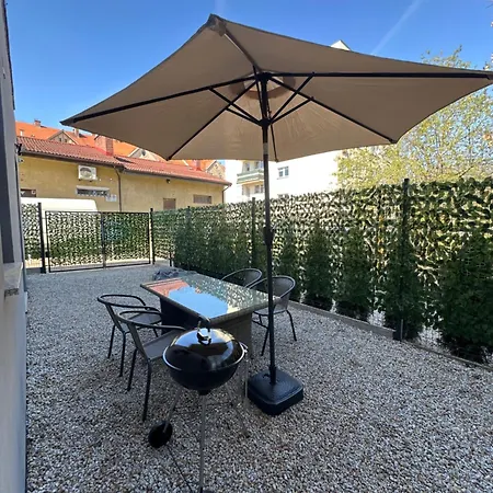 Moon Luxury - Jacuzzi & Sauna Apartament Wałbrzych